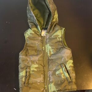 Camouflage Hooded Vest